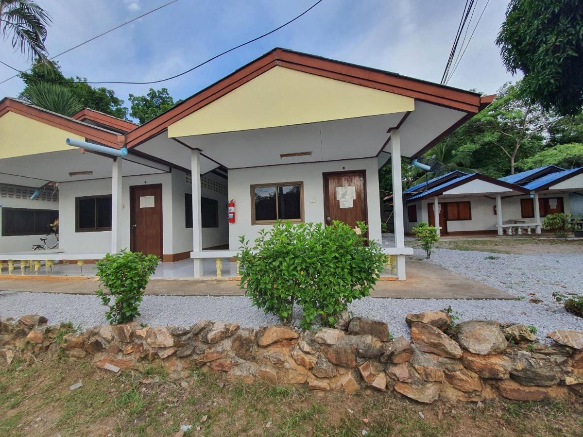 Pineapple Resort Ban Huai Thalaeng Phan Exteriör bild