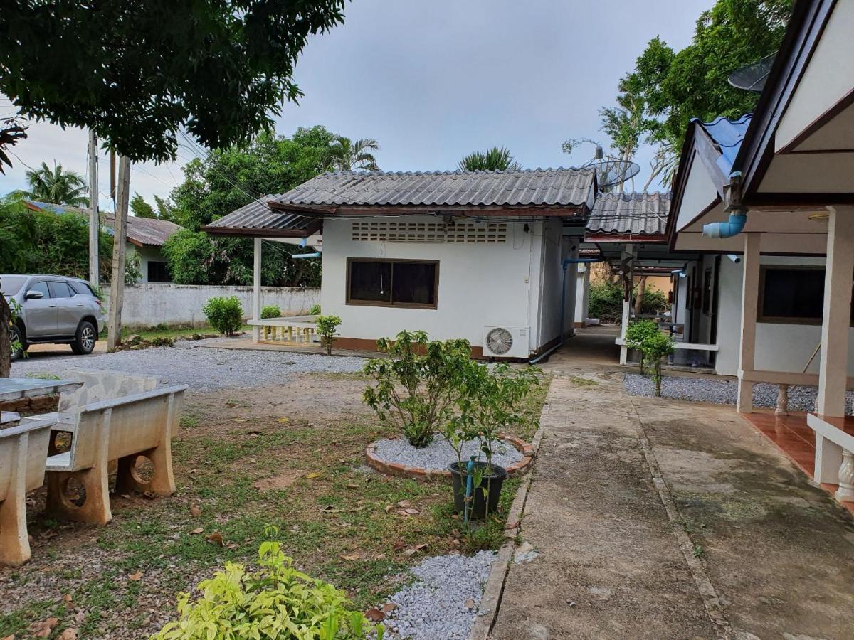 Pineapple Resort Ban Huai Thalaeng Phan Exteriör bild